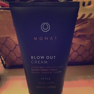 Monat Blowout Cream🌀